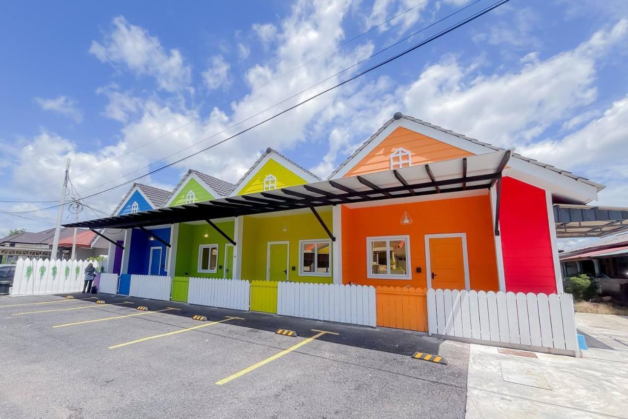 Auranad Tinyhouse Bandar Tanah Merah Wifi Netflix Exteriér fotografie
